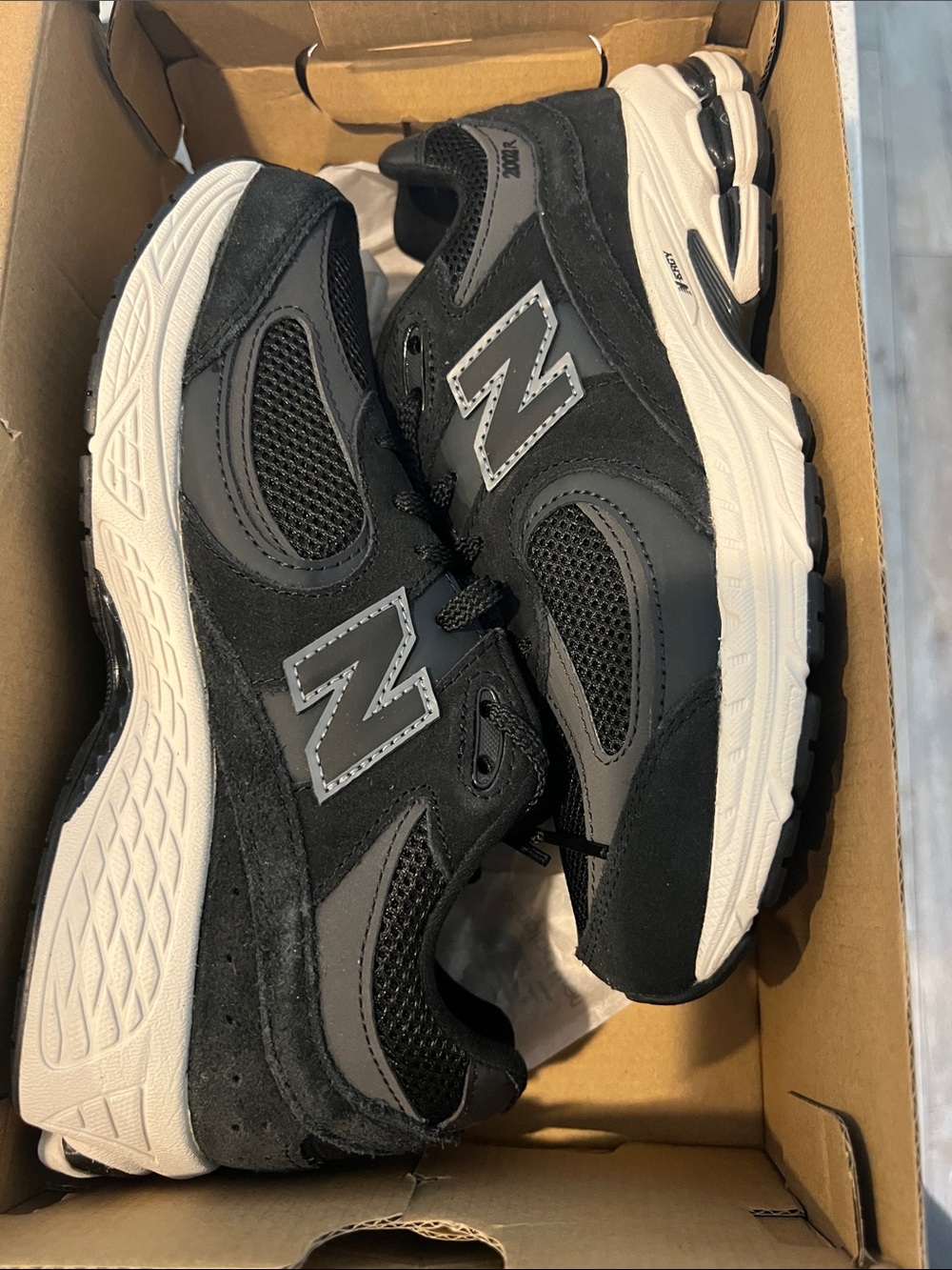 New Balance 2002 Black & Gray Running Sneakers with White Midsole